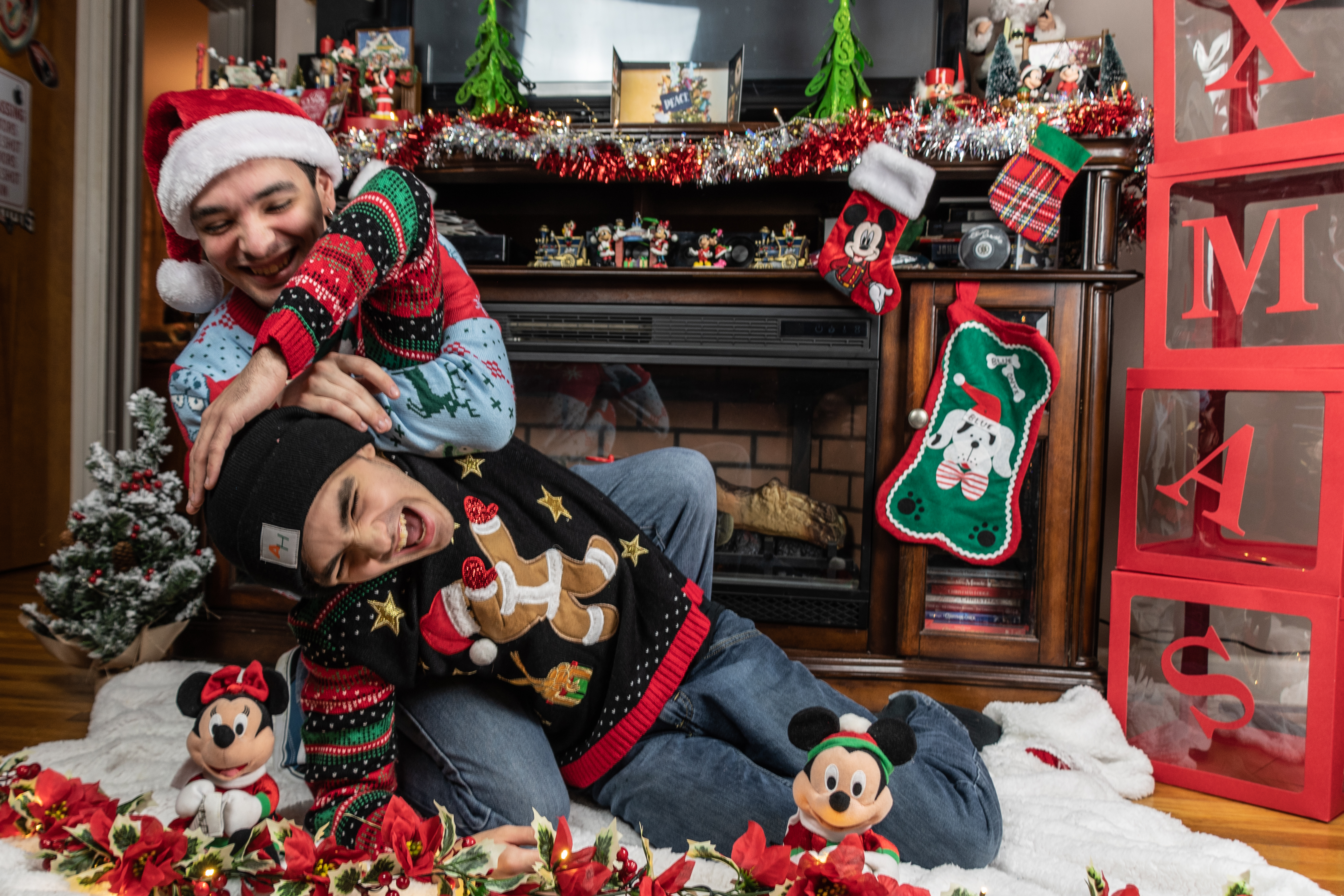 DaCosta family holiday portrait, photograph 4618