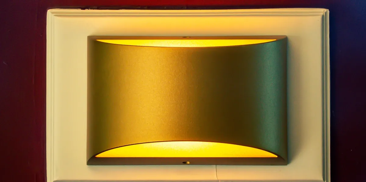 Ignis Arts studio fixture detail one